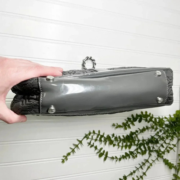 Vera Bradley Gray Quilted Handbag Purse with Chain Strap Manmade Materials - Picture 5 of 10